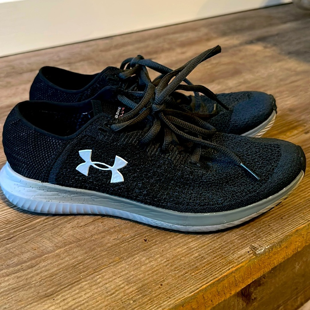 Under Armour Women's Threadborne Blur Running Shoe, size 7
